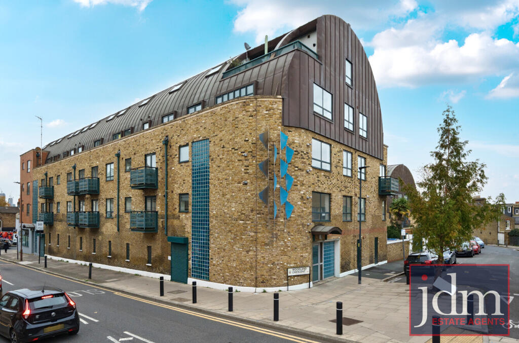 c4d987f7-ff18-469...