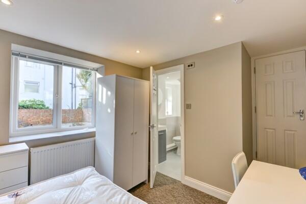 19 Southampton Street Bedroom 1