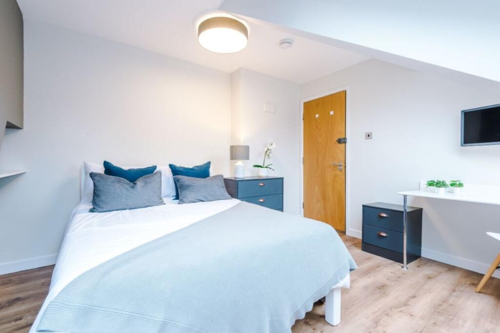 74GA - Bedroom