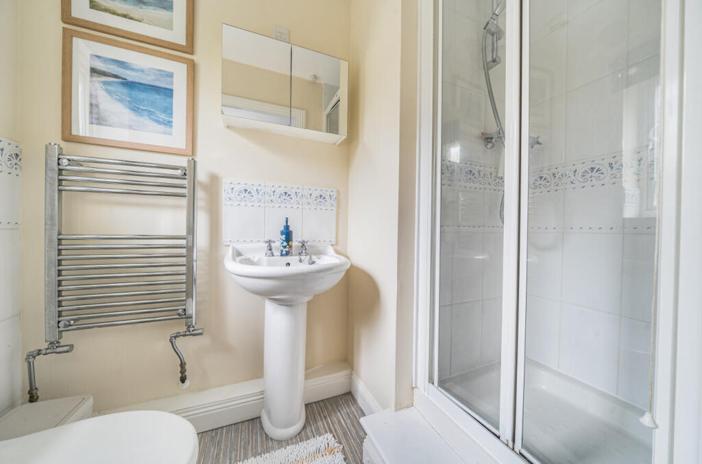 1304835-3-6848225...