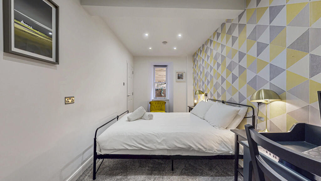 32-print-34B West...