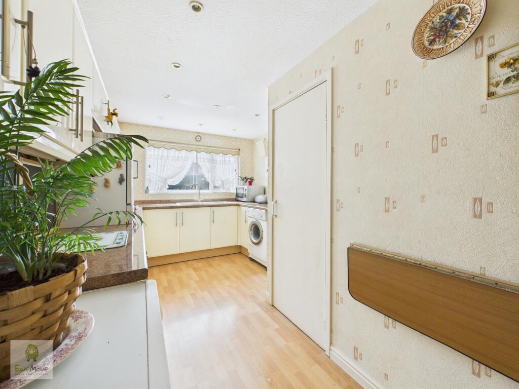 CAM02308G0-PR0160-STILL012