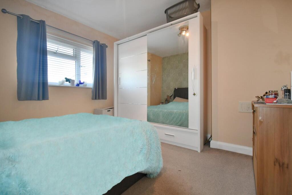 Bed1.JPG