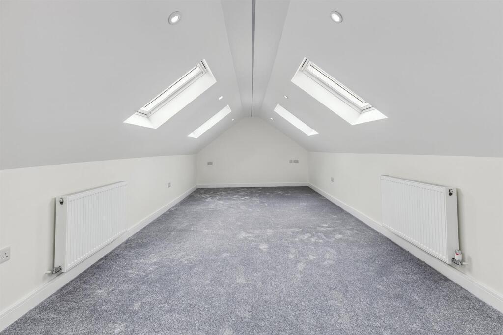 93575_Plot 2 The Squirells North St(17)_low.jpg