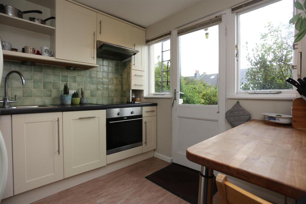1, 52 Buckingham Road Kitchen (2).JPG
