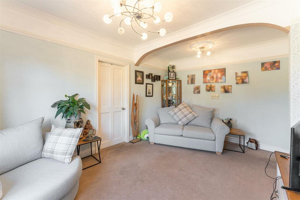 157 Broad Lane - by Visually Rich 01983.jpg