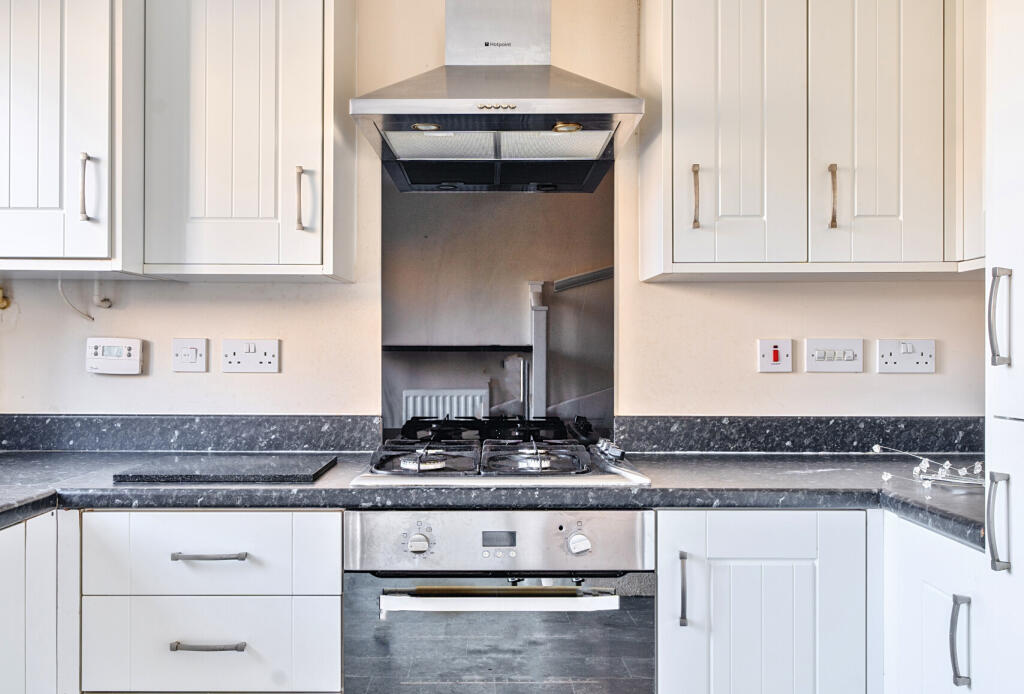 1295140-13-682ee8...