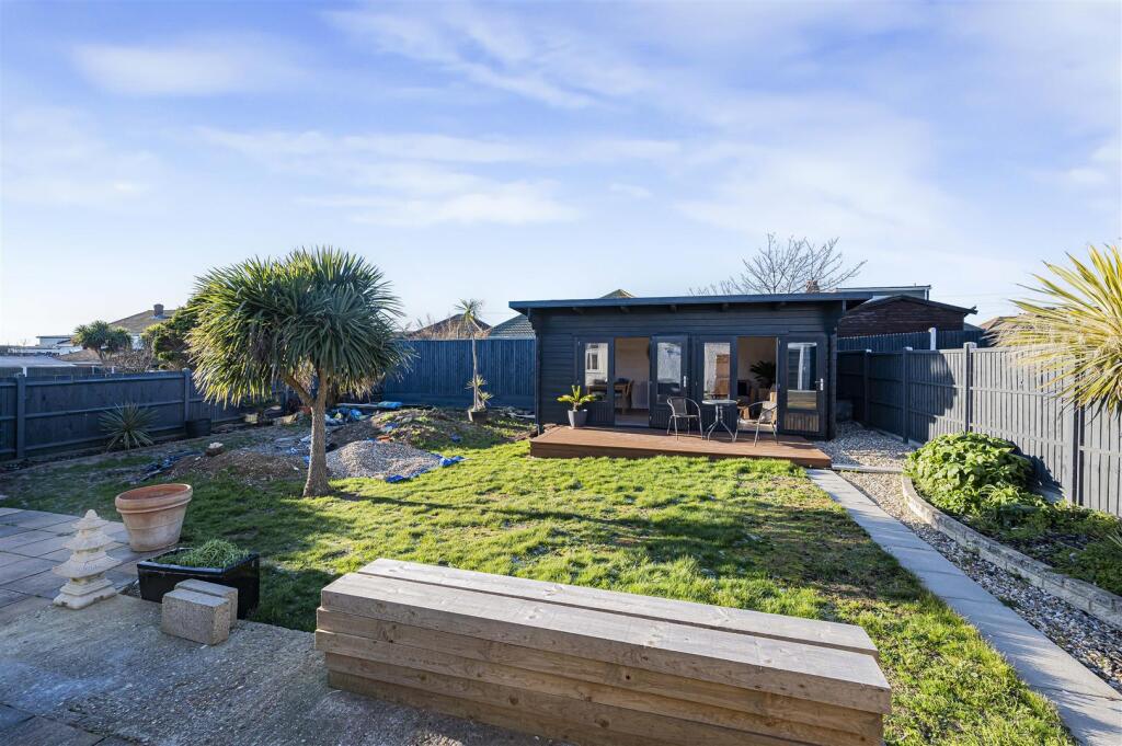 Steyning Avenue, Peacehaven