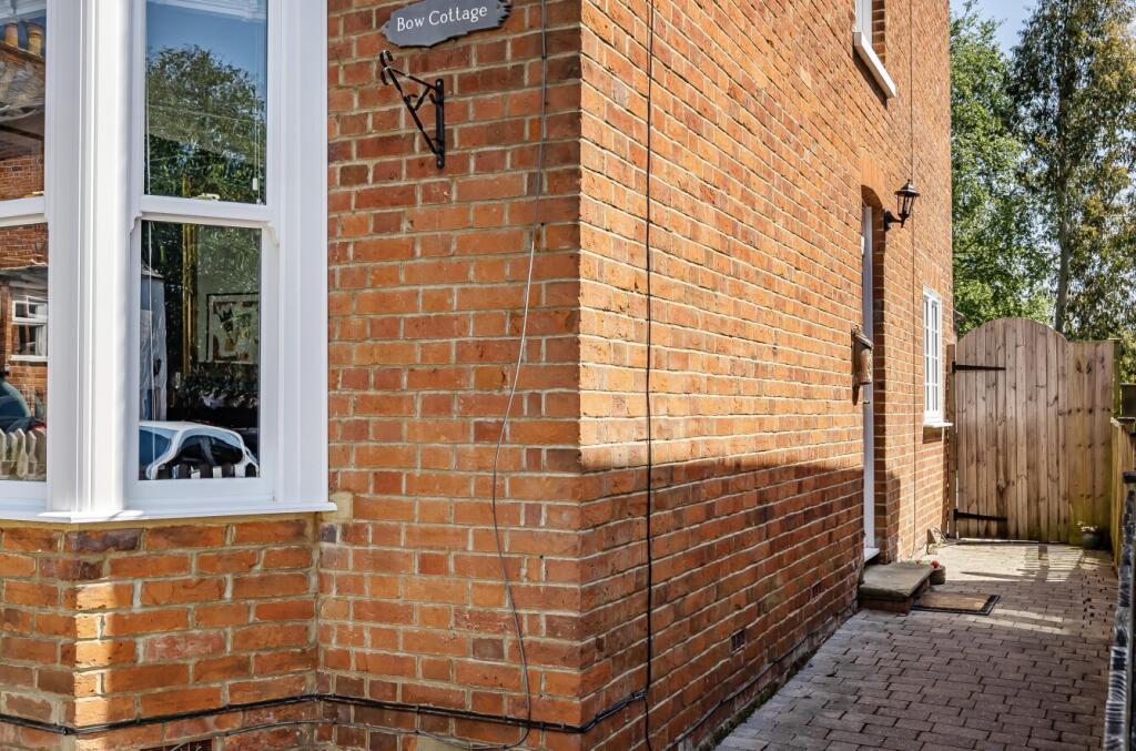 1290138-28-682495...