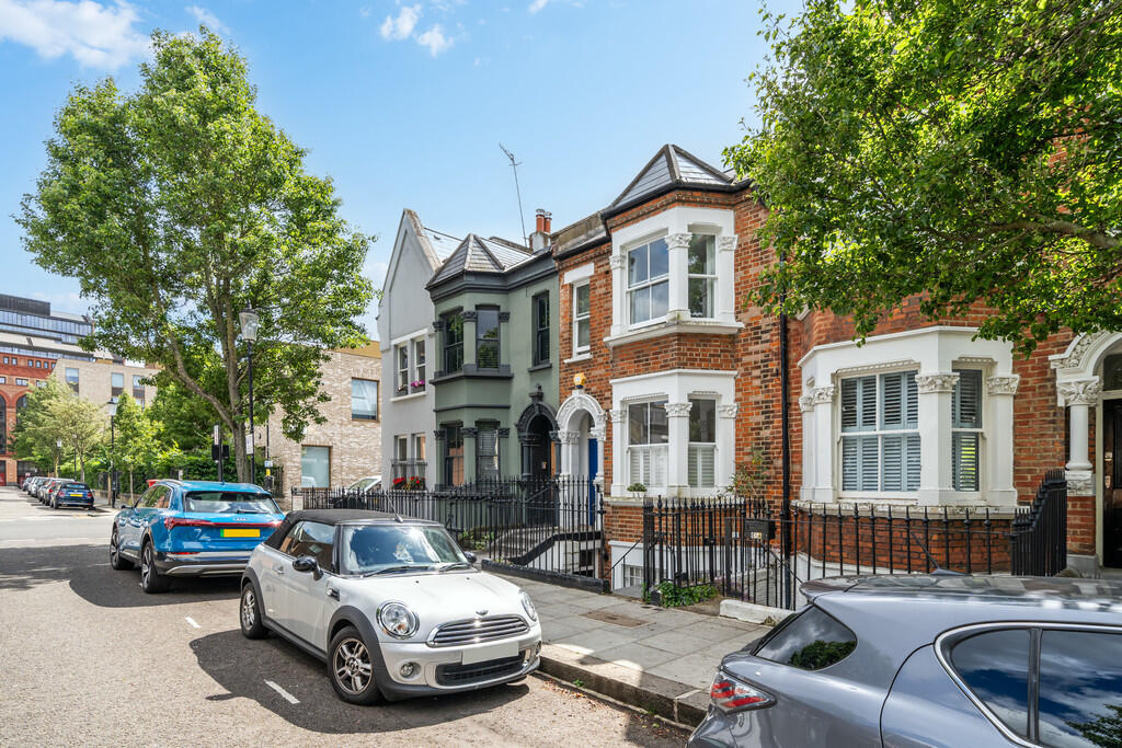 Upcerne Road, SW1...