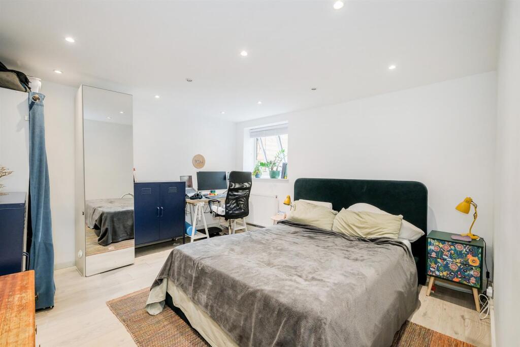 Flat 1, 85 Fairlop Road-4_web.jpg
