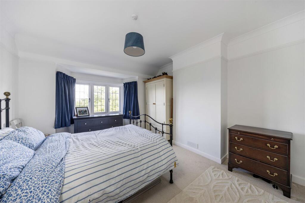 33 Irwin Road Guildford GU2 7PW-26.jpg