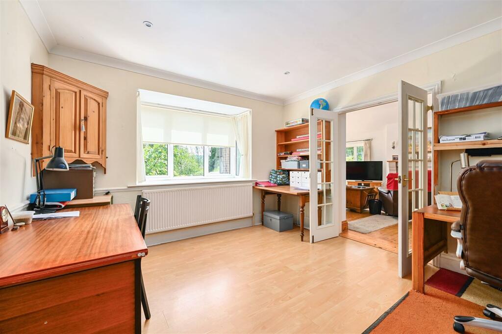 St.Helens View - Parsonage Lane - TN35 4SH (16).jp