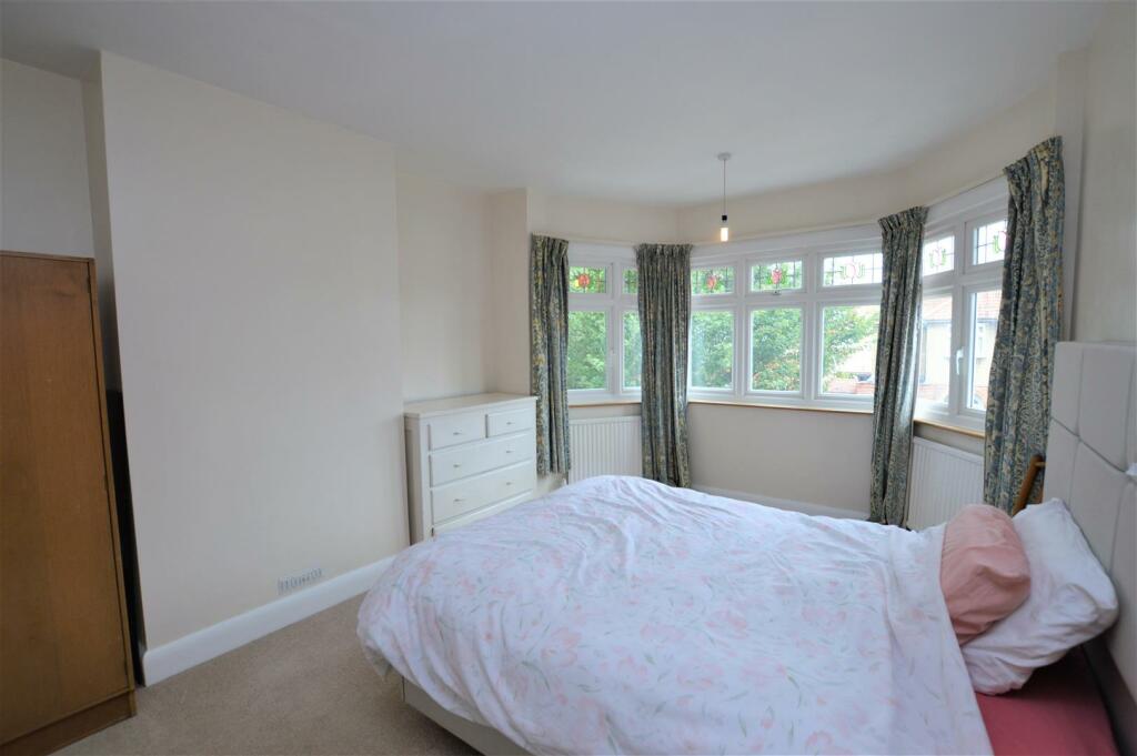 77 Constance Road bed1.JPG