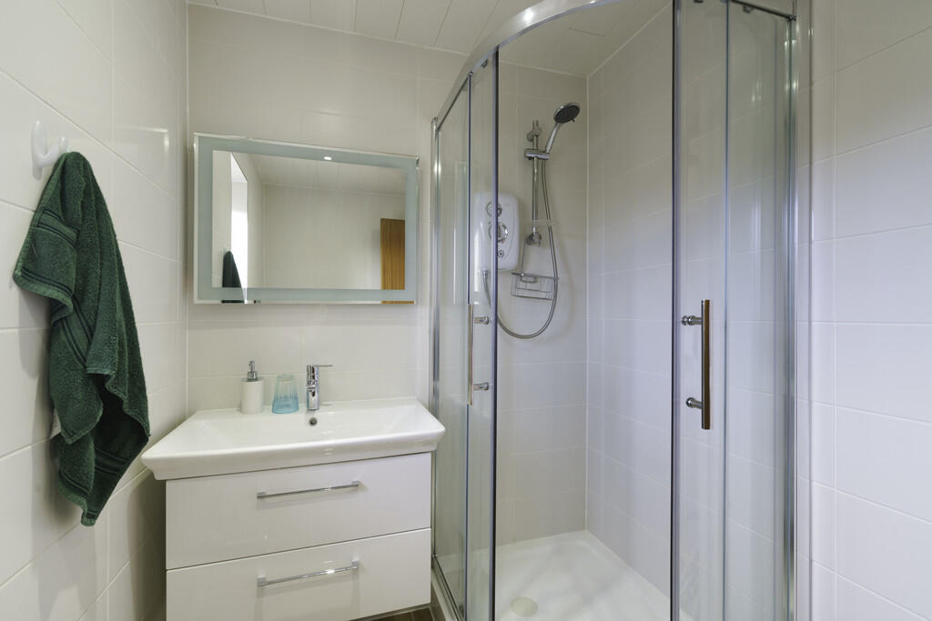 4. Shower room an...