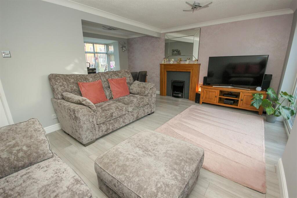 Lounge Dining room.jpg
