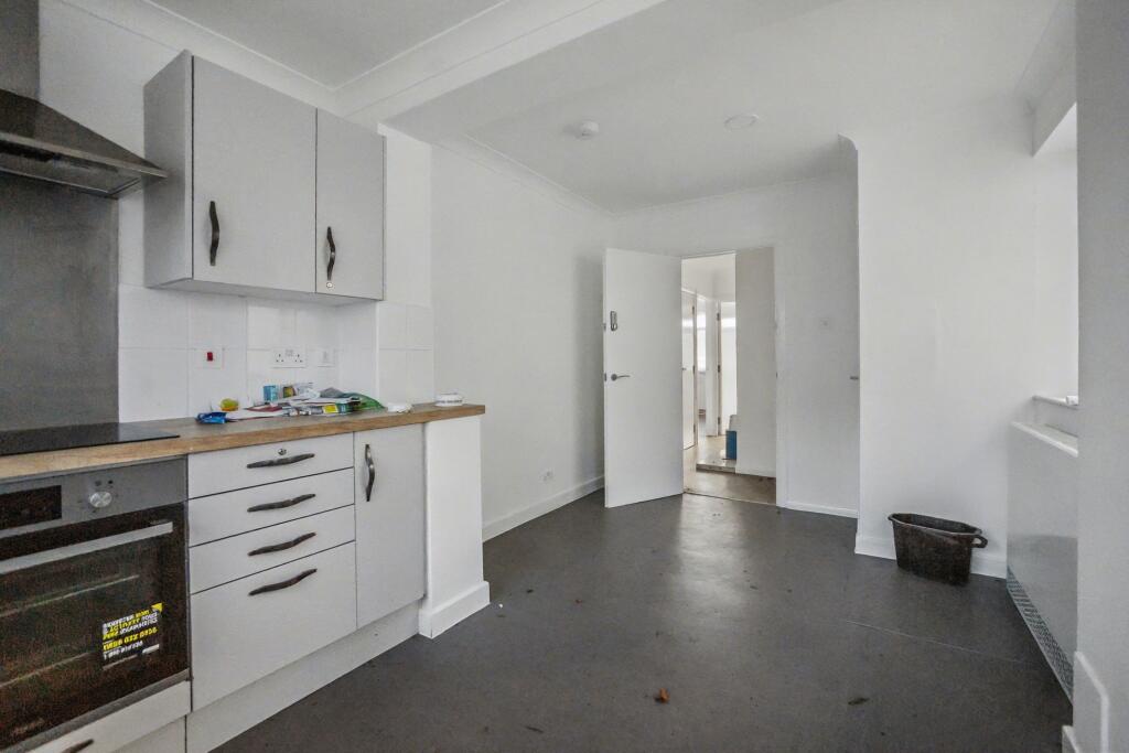 86 Long Catlis Road, Gillingham, Kent, ME8 9TA