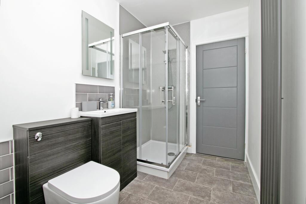 Bath/Shower Room