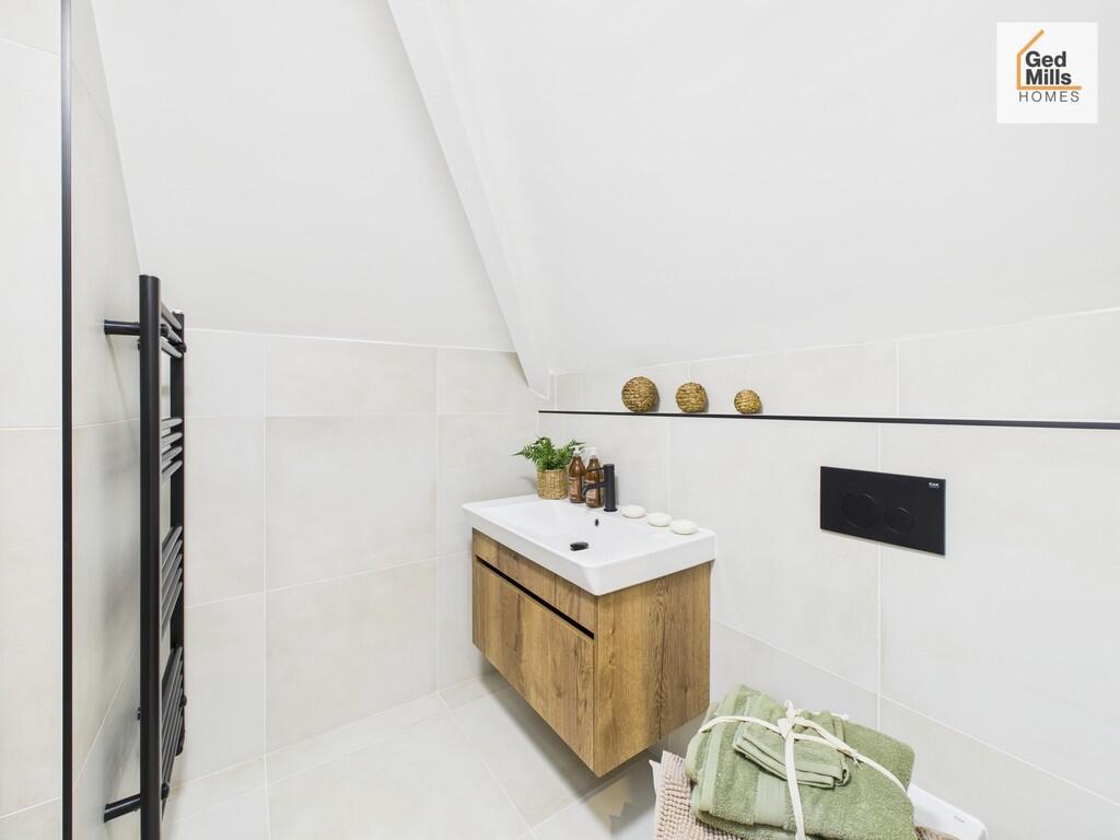 CAM04261G0-PR0117...