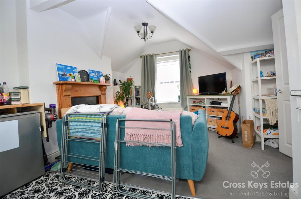 Sitting Room/Kitchen