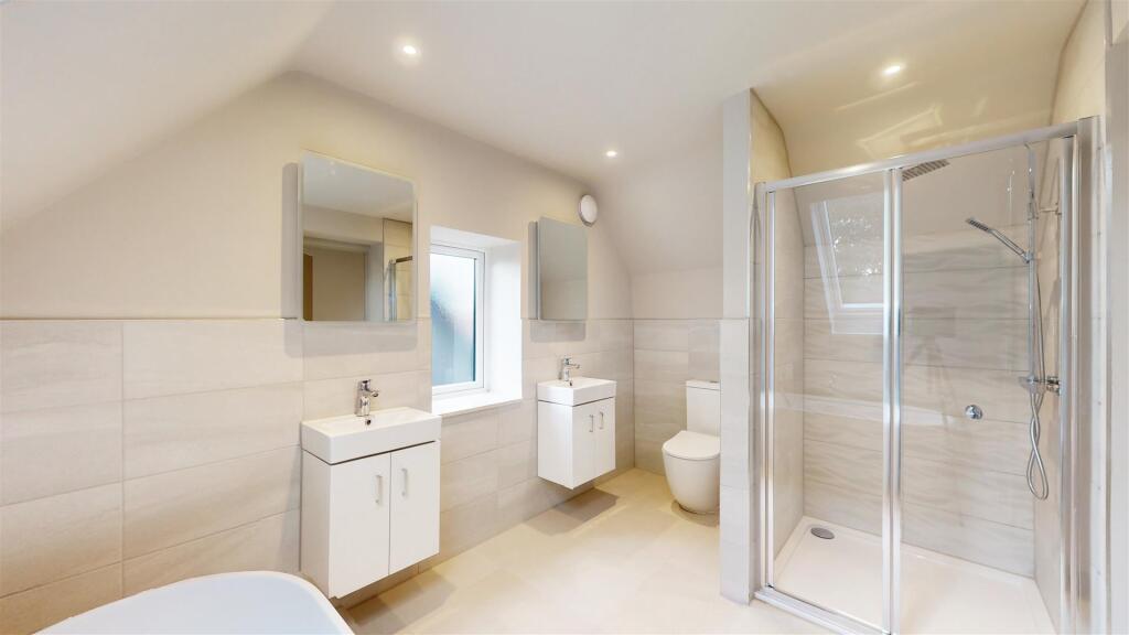 King Edwards Fields 5 Bedroom One En Suite Shower 