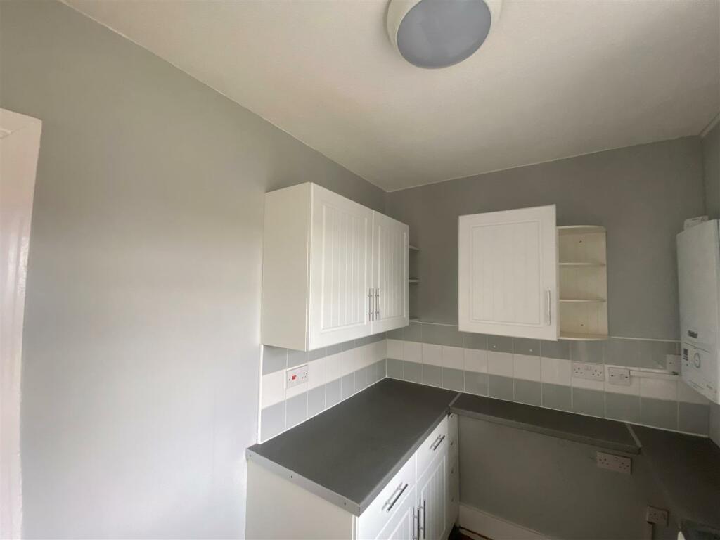 kitchen elstree.jpg
