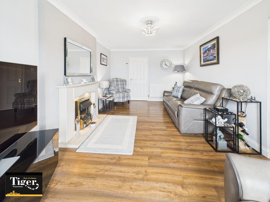 CAM02176G0-PR0602...