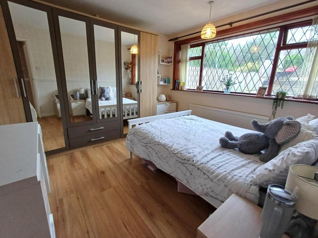 Mastr bedroom 1