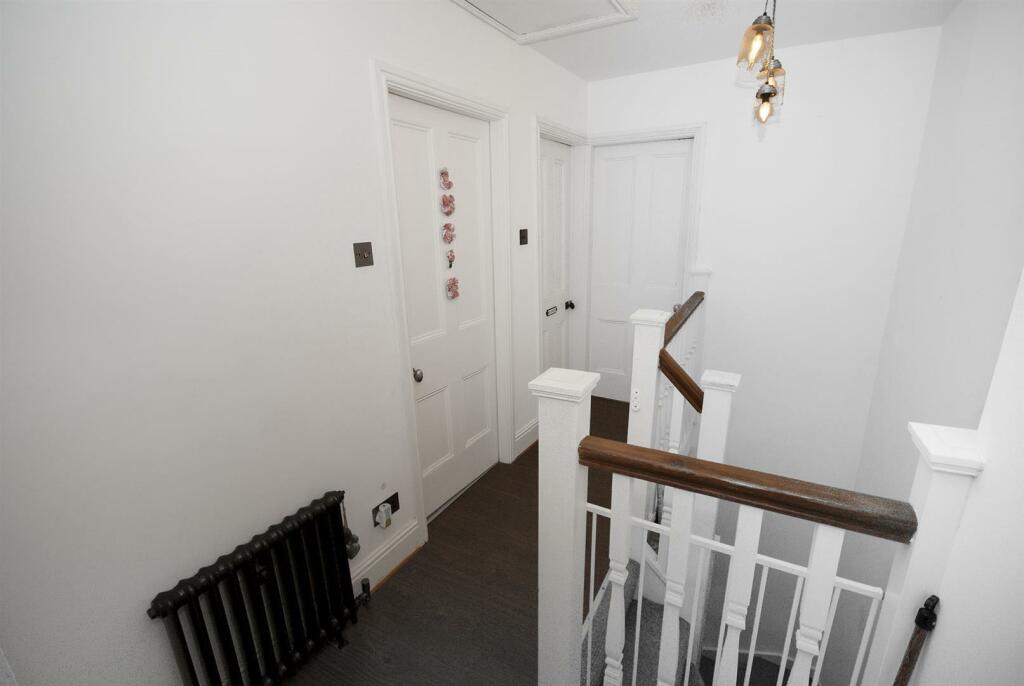 FIRST FLOOR LANDING