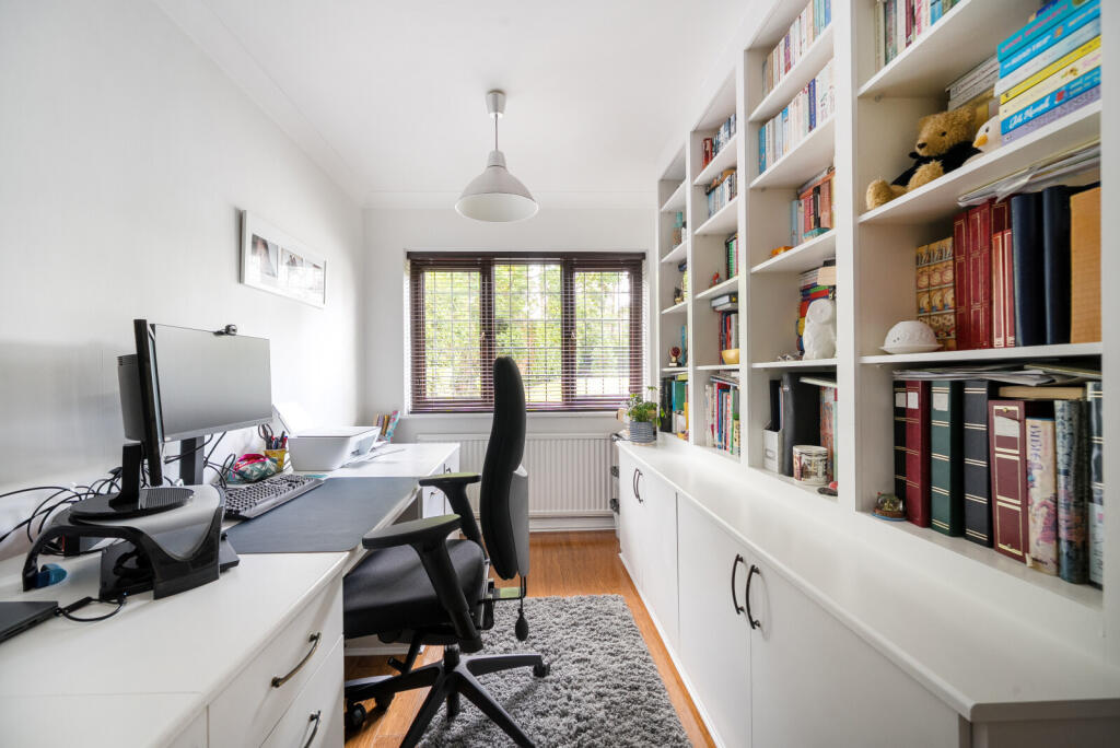 1347001-8-68b843f...