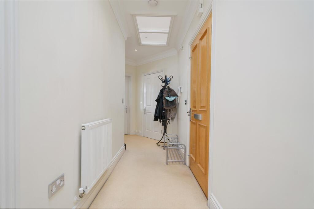 Apt 6 Chadwick House_14.jpg
