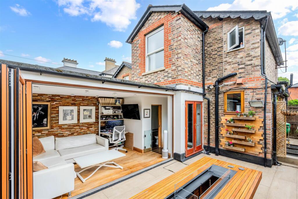 LADBROKE ROAD (6).jpg