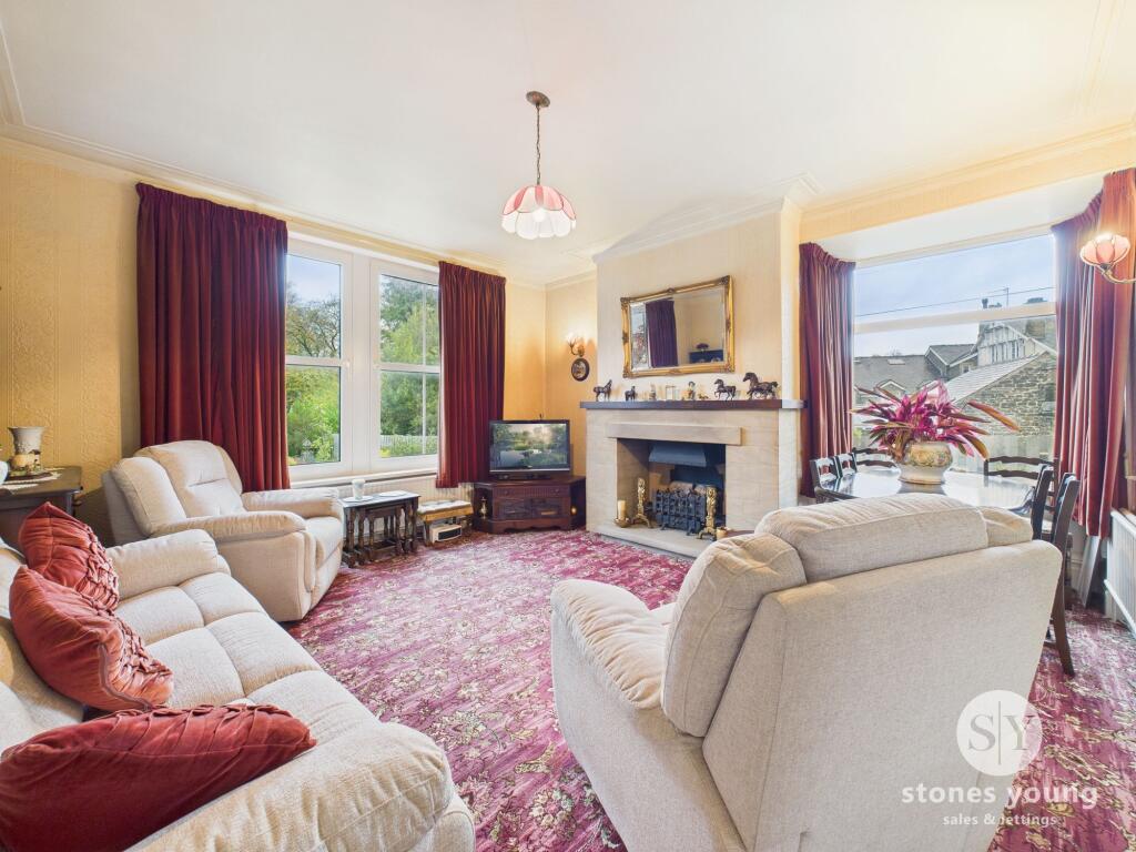 Lounge &amp; Dining Room