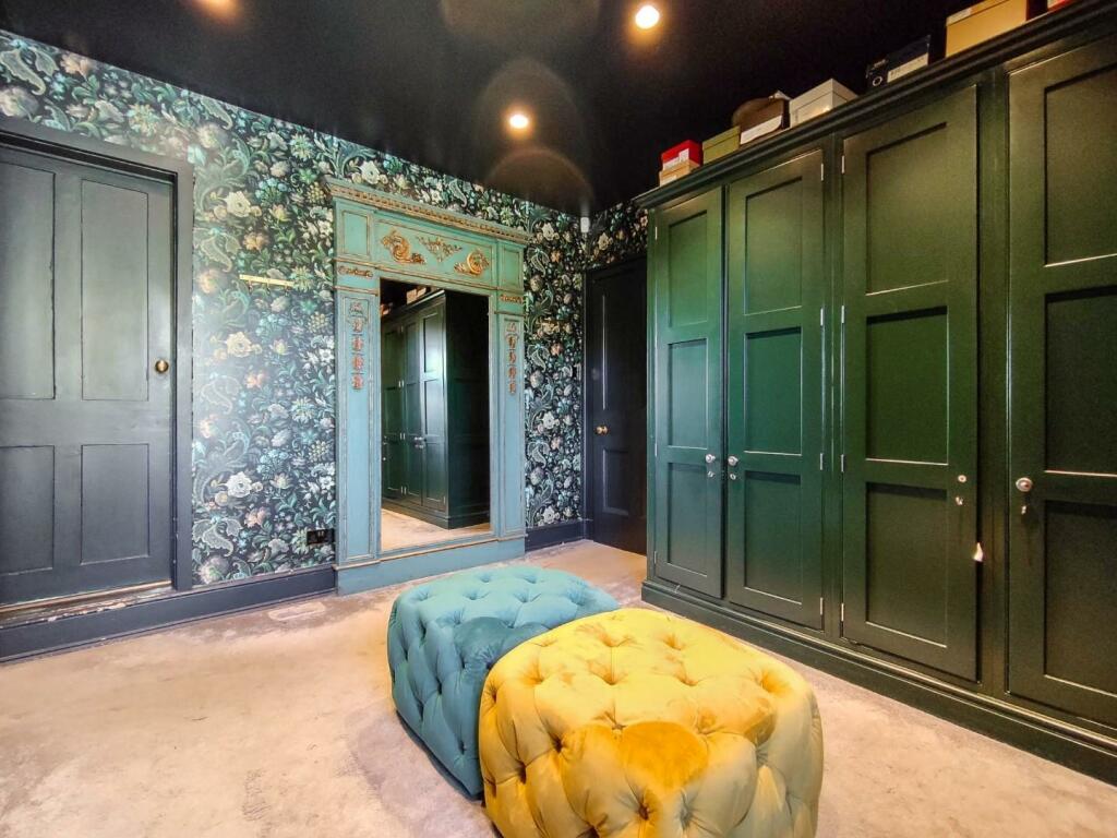 Dressing Room Aspect 2