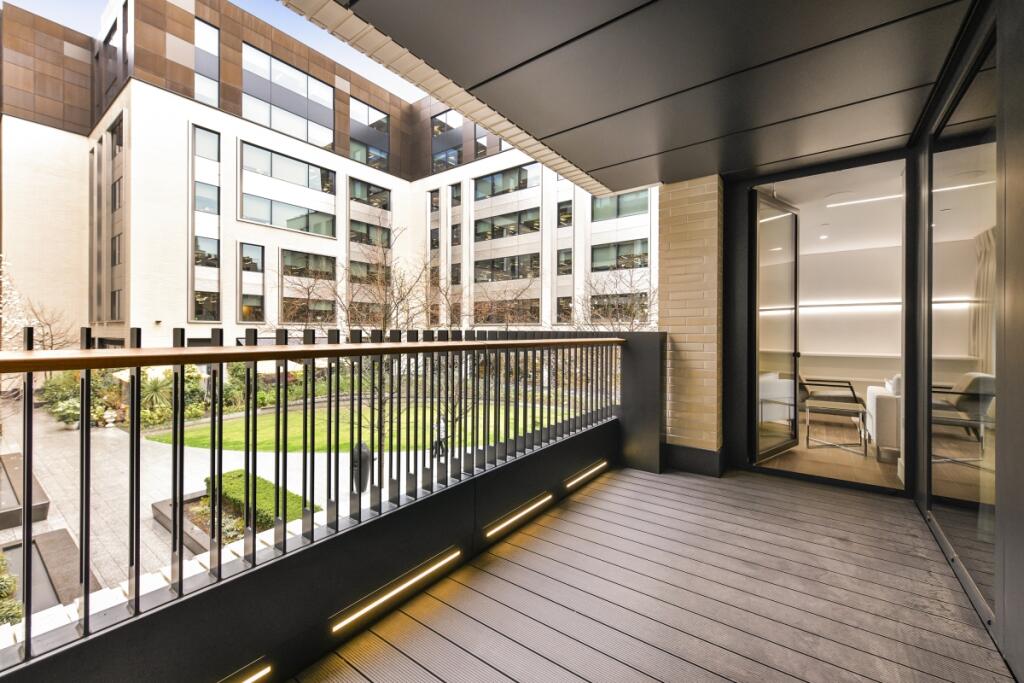 112 Rathbone Squa...