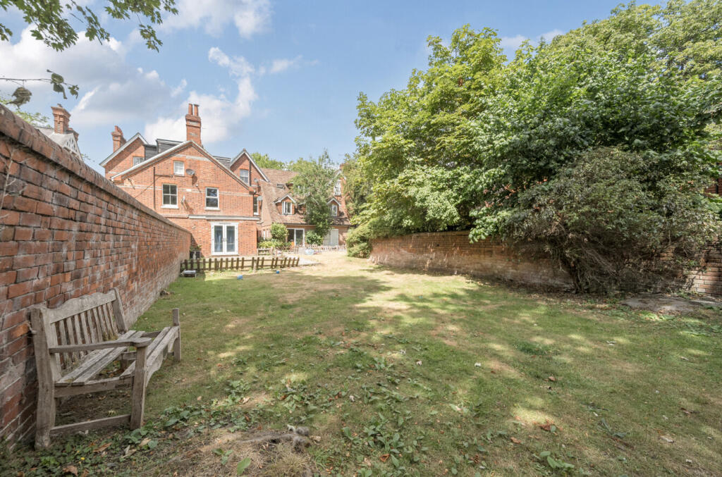 1317164-18-686685...