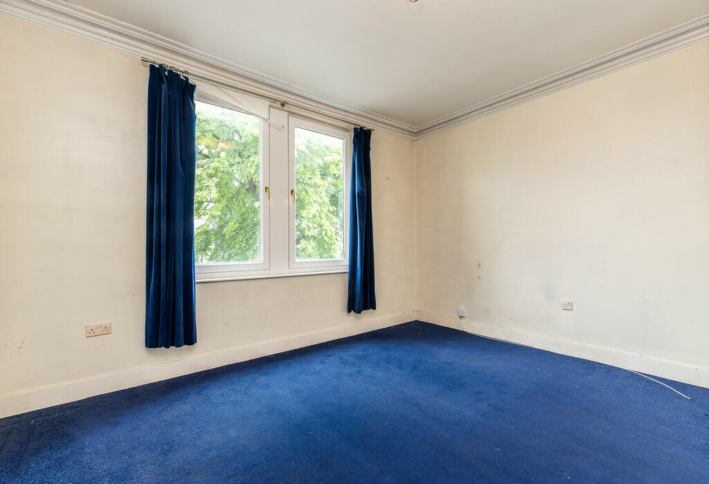 2-325 Woodborough...