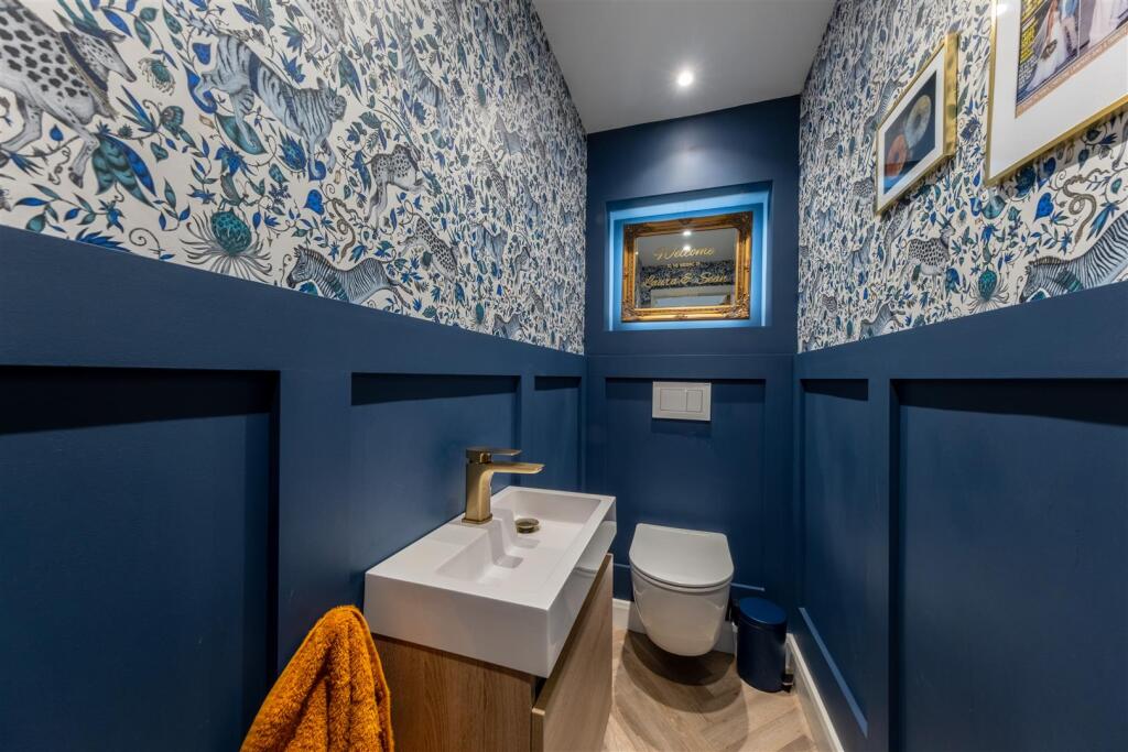 17 Elizabethan Way-020.jpg
