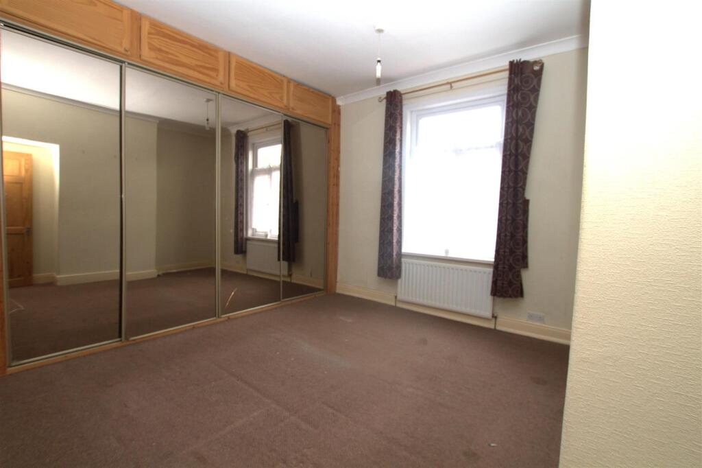 bedroom.jpg