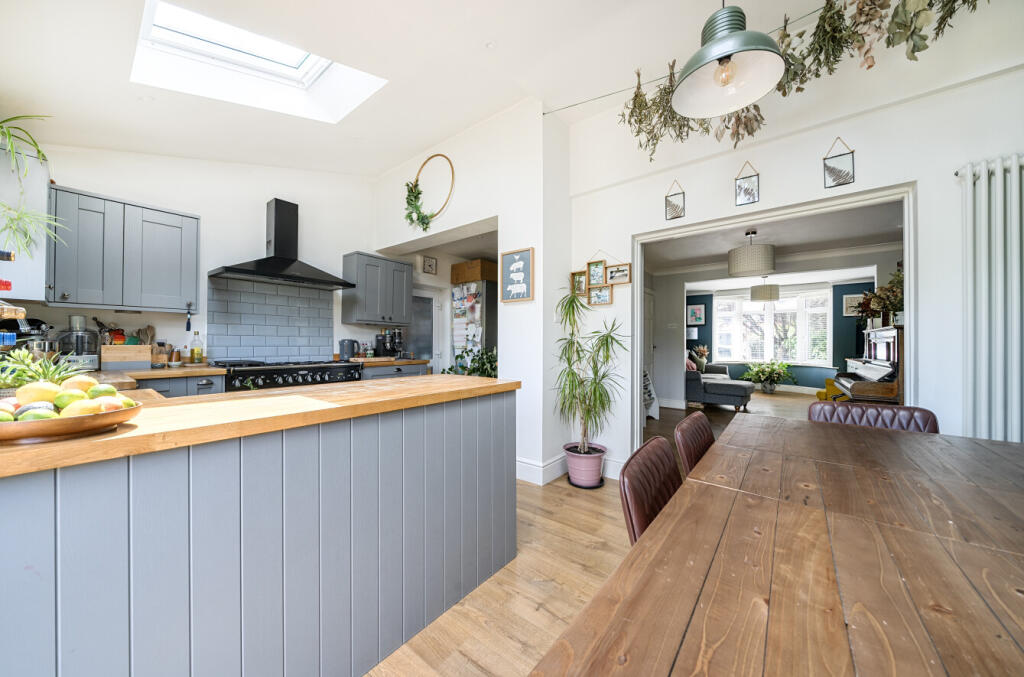 1319046668668b964a267