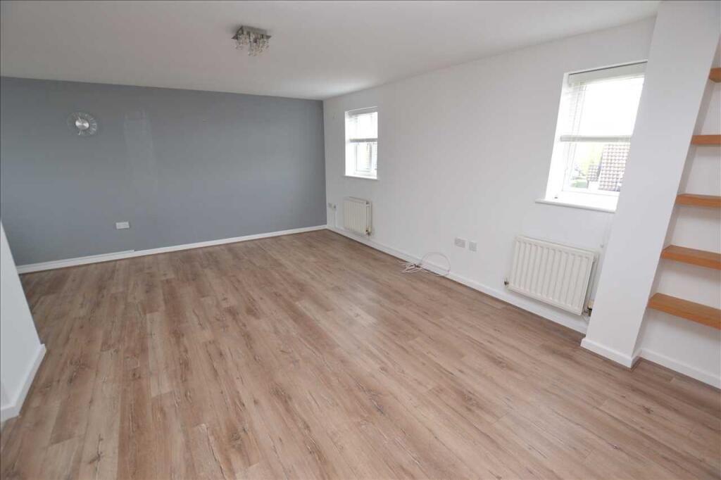 LOUNGE / DINING ROOM