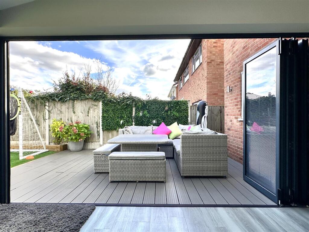 BI-FOLD DOORS Onto Composite Seating Terrace 338
