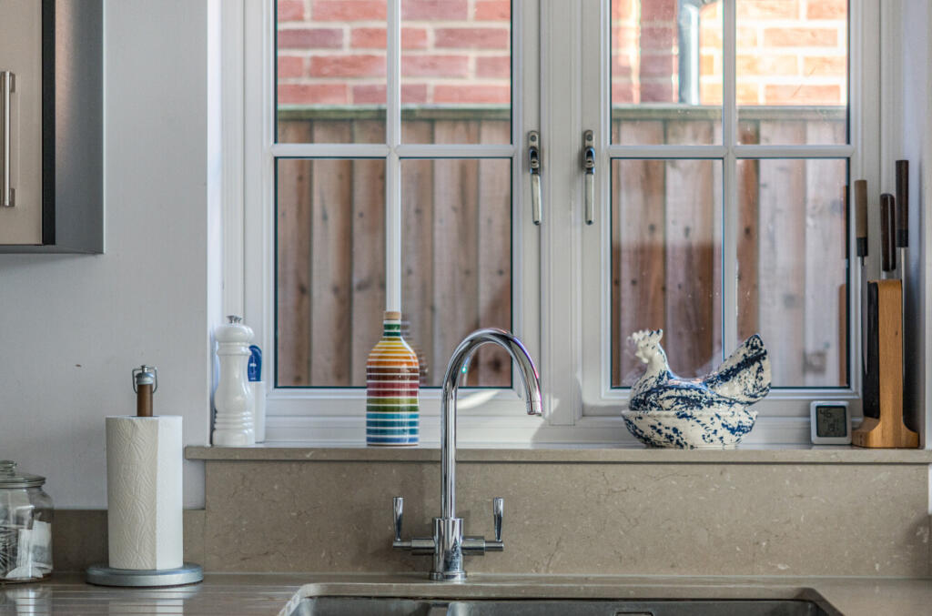 1372507-9-68fb468...