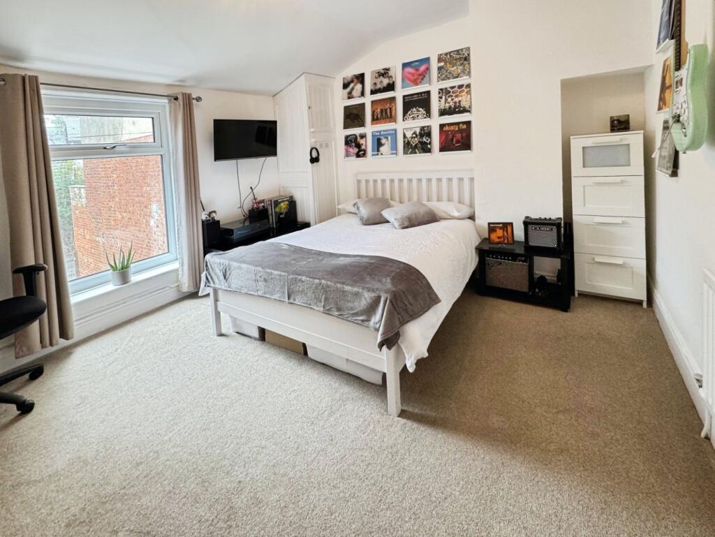 pbox-bedroom-339961.jpg