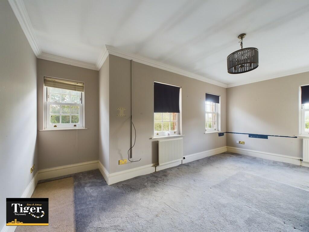 CAM02176G0-PR0329...