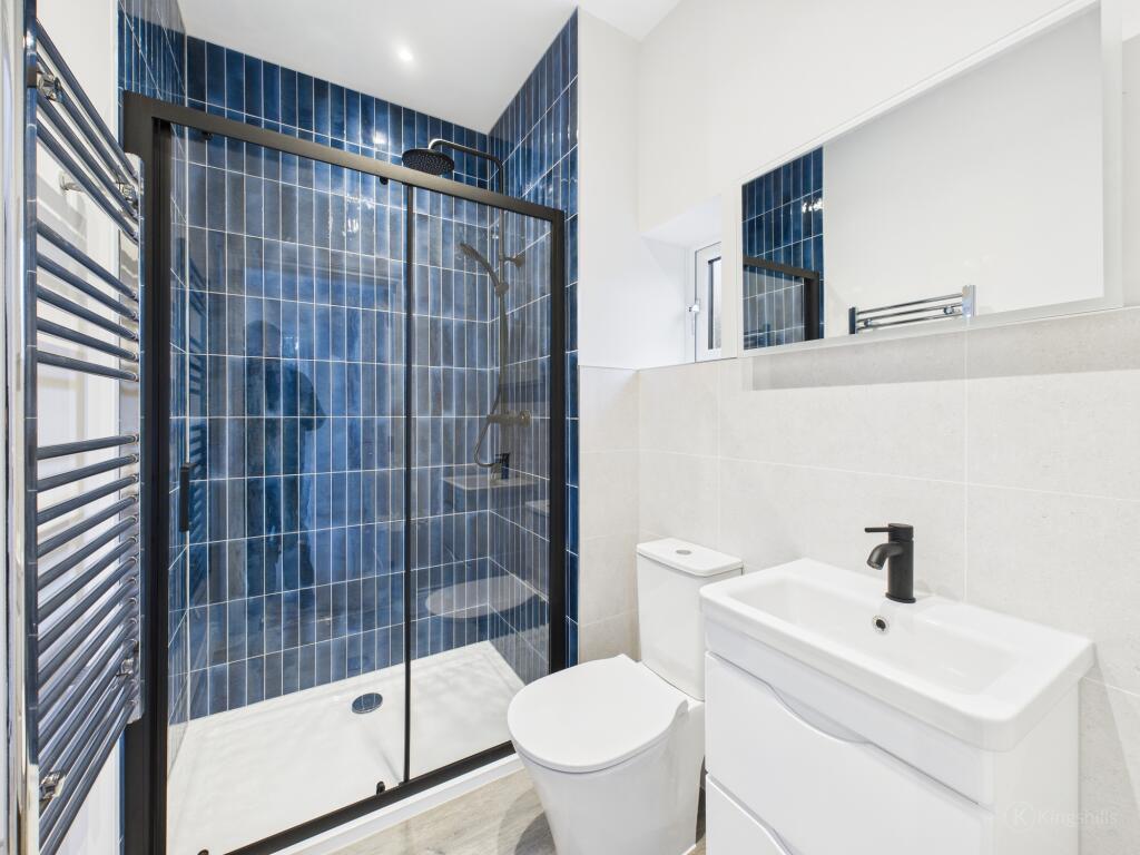 CAM02119G0-PR0504-STILL018