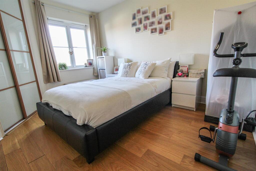 bed 1_1.jpg