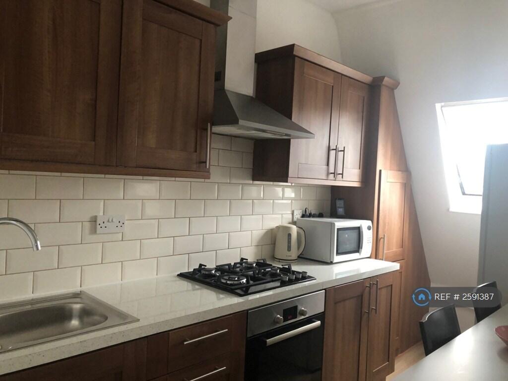 Kitchen/Breakfast Bar