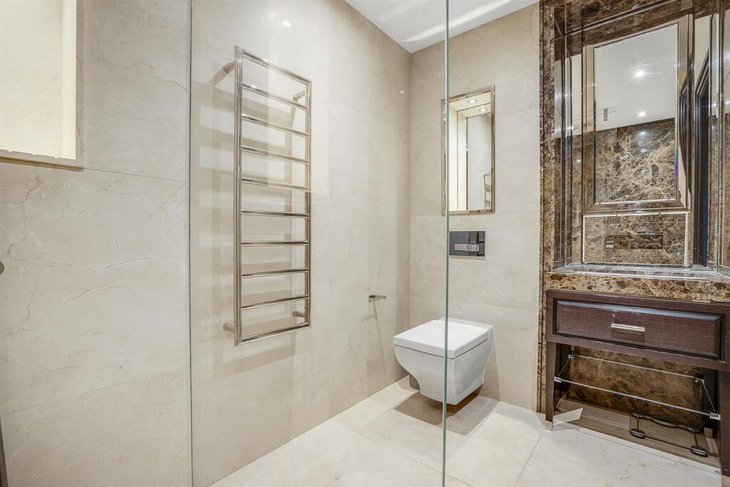 39WrenHouse,190Strand,WC2R-25.jpg