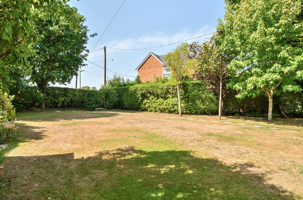 1336619-9-689b34a...